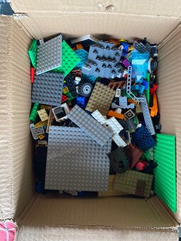 LEGO mix 4,7 kg + figurky - 3