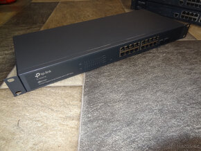 16 RJ-45 1GBit SFP opticky RACKOVY SWITCH Management TP-Link - 3