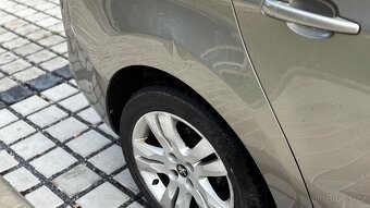 Peugeot 5008 2.0 dci 2011 7 mist - 3