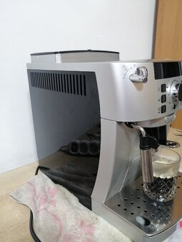 Automaticky kavovar DeLonghi - 3