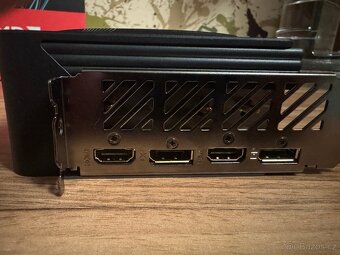 GIGABYTE Radeon RX 7800 XT GAMING OC 16GB - 3