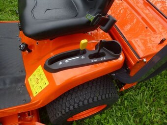 🛑 Zahradní sekačka + traktor Kubota GR2120 - 3