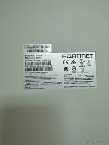 Router Fortinet FortiGate 200E - 3