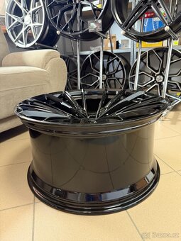 Alu kola Forged 23” vhodné na Lamborghini Urus KONKAVNÍ - 3