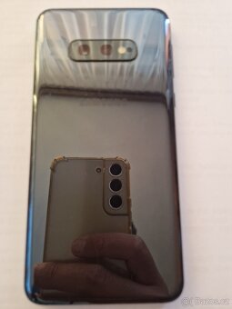 Samsung Galaxy S10e - 3