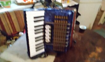 Prodám akordeon delicie junior 72 basů 3 - 3