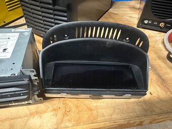 BMW cic systém display jednotka a idrive - 3