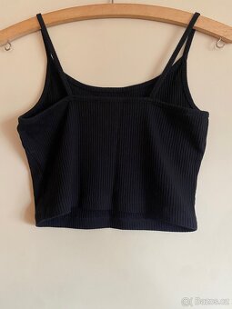 Černé basic tílko velikosti S - 3