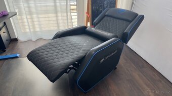 Polohovací herní křeslo Cougat - 3