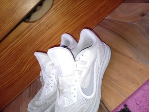 Bílé tenisky Nike - 3