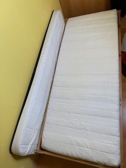 Prodám postel z masivu a matrace - 3