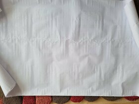 Tapeta - bílá nálepka na barevnou zeď - 100cm x 57cm - 3