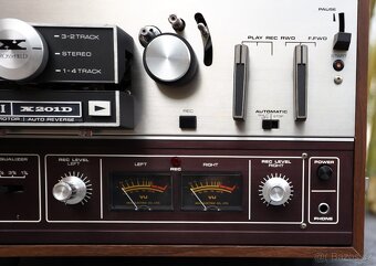 Akai - X201D - 3