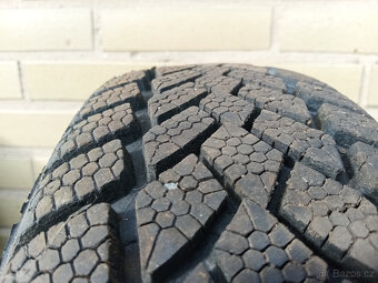 Pneu 155/70 R13 - 3