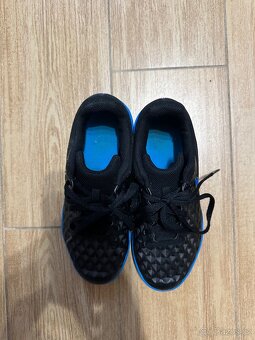 Tenisky do tělocvičny Nike, vel.33 - 3