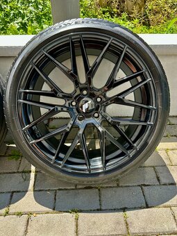 Konkávní alu kola JAPAN Racing JR28 5x112 r19 - 3