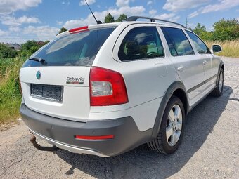 Škoda Octavia Scout 2,0TDi 103kW 4x4 AUTO A/C - 3