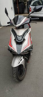 Skútr Monza 125 - 3