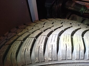 Zimní pneu 205/65 R15 - 3