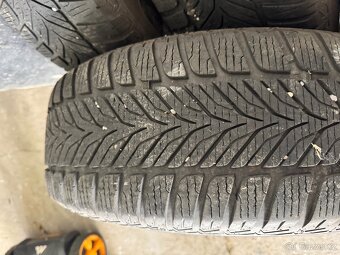 Zimní pneu 215/65/R16 - 3
