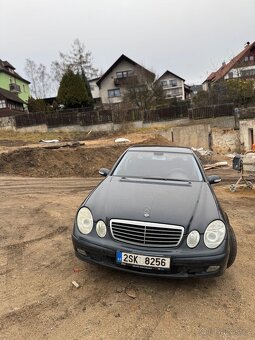 Mercedes benz 211 E 240 - 3