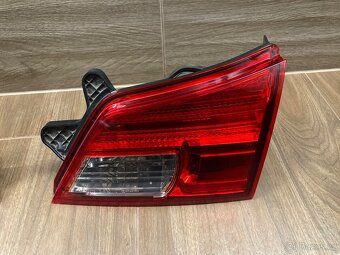 Subaru Legacy Outback - zadní světla. - 3