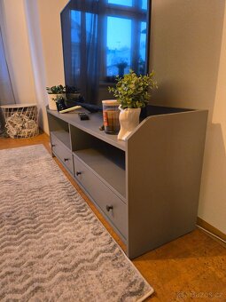 Skříňka pod televizi IKEA - 3