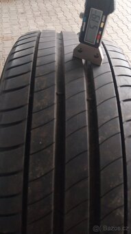 Prodám 4 x letní pneu Michelin 215/55/17 - 3