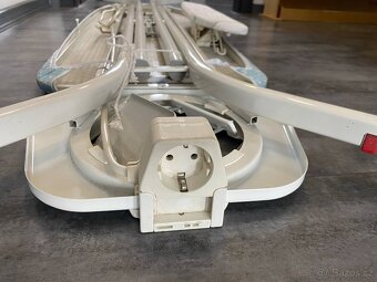 žehlicí prkno 120 x 38 cm, držák kabelu, rukávník - 3