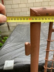 Vstupní branka + 2 plotové pole s drátěnkou - 3