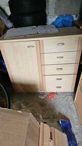 Prodám, rohova šatní skříň a komoda - 3