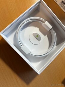 Apple AirPods 3 s MagSafe nabíjecím pouzdrem - 3