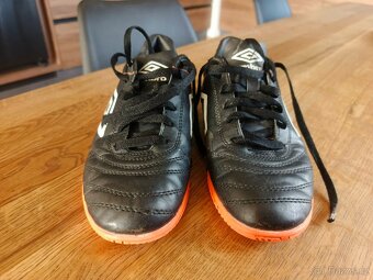 Sálovky UMBRO 37,5 - 3