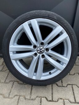 235/40 r18 8Jx18 ET 44 5x112 - 3