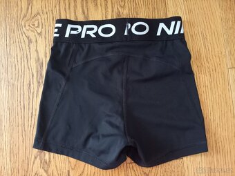 Dívčí kraťasy NIKE PRO dri fit XS černé XS (v.128) - 3