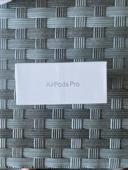 Apple AirPods Pro 2 - 3