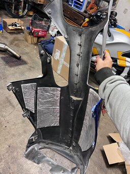 Aprilia Rsv 1000 gen 1 - 3