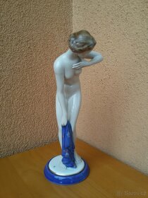 STAROŽITNA PORCELÁNOVA SOŠKA, DÍVČÍ AKT. - 3