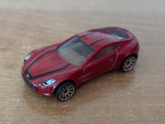 Hot Wheels - 12 autíček dle foto - 3