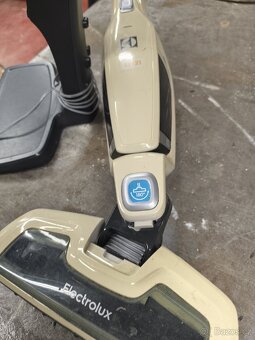 Tyčový vysavač Electrolux - 3