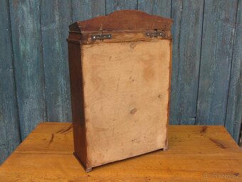 Závěsná skříňka na zeď starožitná - 3