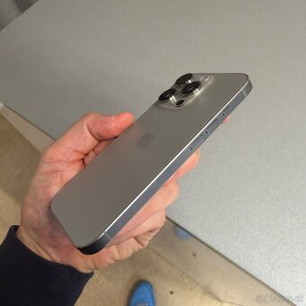 iPhone 16 Pro 256GB natural titan, pěkný stav, rok záruka - 3