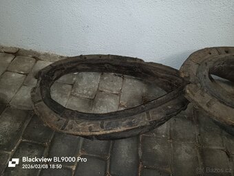 Prodám staré koňské chomouty – 4 ks. - 3