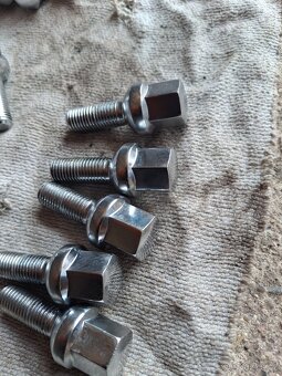 Kolove srouby chromovane 12x1,5 mm - 3