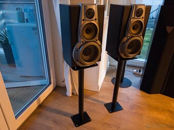 Stojany na repro + repro Technics - 3