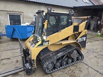 Caterpillar 257B pásový nakladač - 3