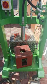 Hydraulický lis štípač - 3