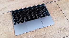 MacBook (Retina, 12 palcový, 2017) - 3