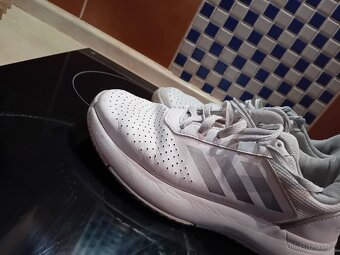 Bílé sportovní pohodlné tenisky Adidas, velikost 41 - 3