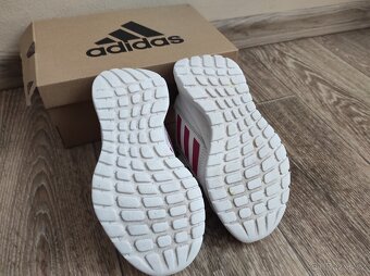 Sportovní obuv/boty Adidas 31 jak nové - 3